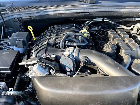 Used 2023 Dodge Durango GT image 32