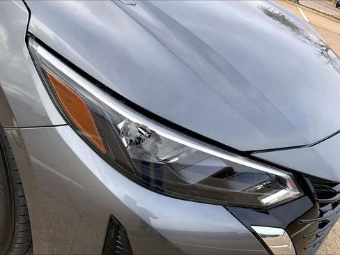 Used 2024 Nissan Sentra SV FWD image 30