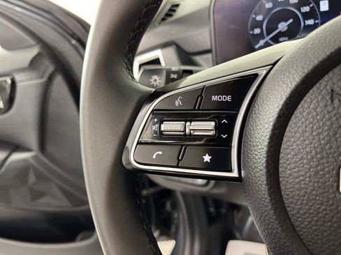 Used 2024 Kia Seltos EX image 18