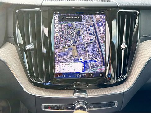 Used 2022 Volvo XC60 B6 Inscription w/ Advanced Package image 14