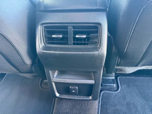 Used 2020 Ford Edge SE image 23