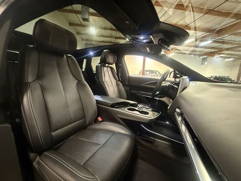 Used 2024 Cadillac Lyriq Sport AWD/4WD image 18
