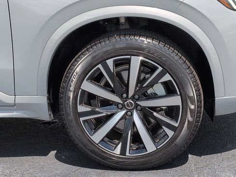 Used 2025 Volvo XC90 B5 Core AWD/4WD image 10