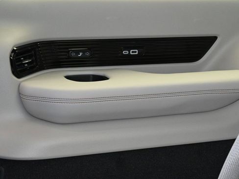 Used 2024 Jeep Grand Wagoneer L 4WD image 43