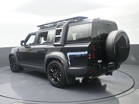 Used 2023 Land Rover Defender 130 SE AWD/4WD image 4