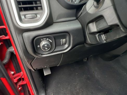 Used 2024 RAM 2500 Big Horn w/ Bed Utility Group image 24