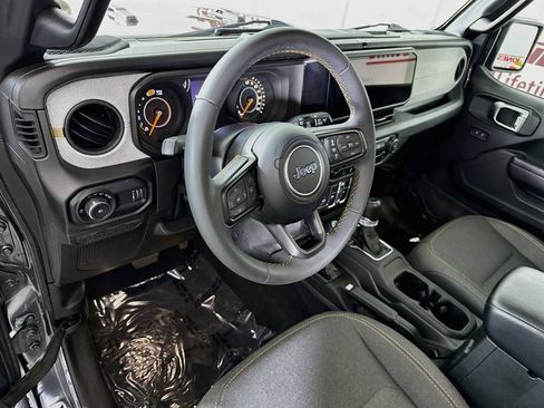 Used 2024 Jeep Wrangler Unlimited Sport AWD/4WD image 17
