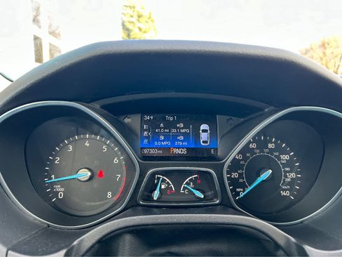 Used 2016 Ford Focus SE w/ Equipment Group 201A image 6