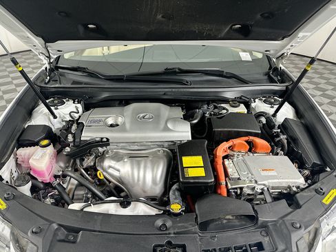 Used 2013 Lexus ES 300h w/ Luxury Pkg FWD image 34