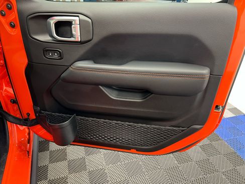 Used 2023 Jeep Gladiator Mojave w/ Cold Weather Group image 14