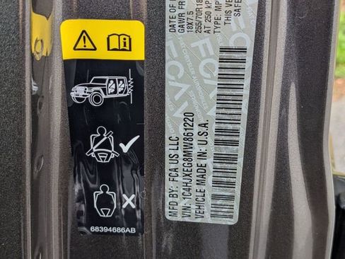 Certified 2021 Jeep Wrangler Unlimited Sahara AWD/4WD image 28