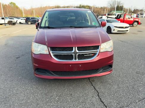 Used 2014 Dodge Grand Caravan SXT image 9