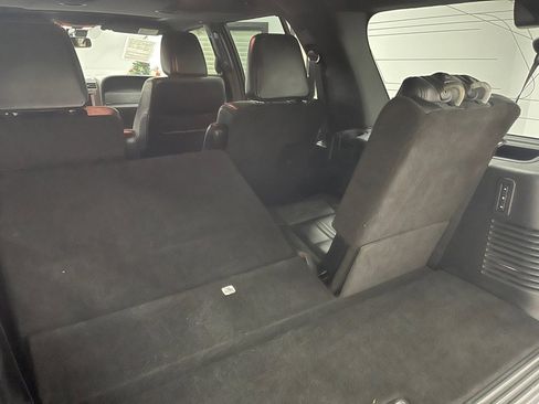 Used 2016 Lincoln Navigator Select RWD image 37