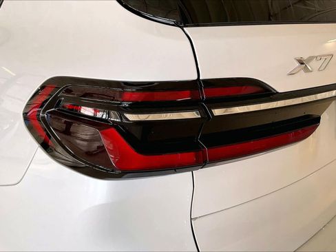 Used 2025 BMW X7 xDrive40i w/ M Sport Package image 26