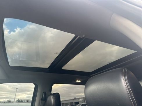 Used 2019 Ford F350 Lariat image 12