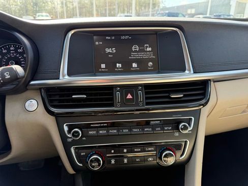 Used 2018 Kia Optima EX w/ Premium Package image 18