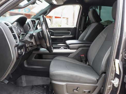 Used 2022 RAM 2500 Big Horn w/ Night Edition AWD/4WD image 20