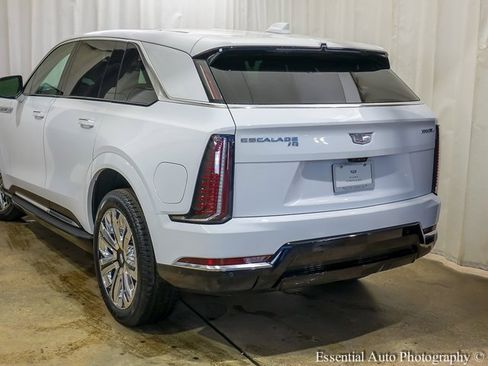 New 2025 Cadillac Escalade IQ Luxury 1 w/ LPO, Radiant Package image 6