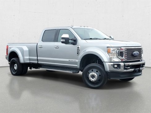 Used 2021 Ford F450 XLT w/ XLT Premium Package image 2