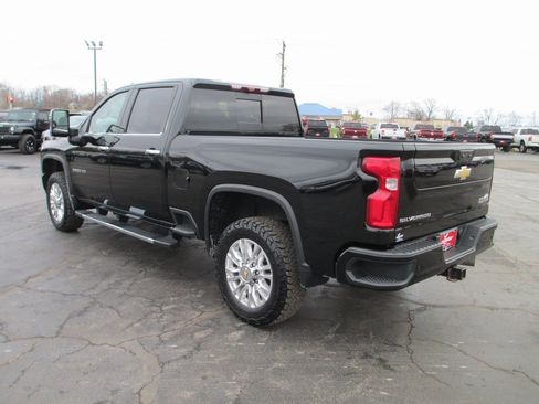 Used 2023 Chevrolet Silverado 2500 High Country w/ Z71 Off-Road Package image 9