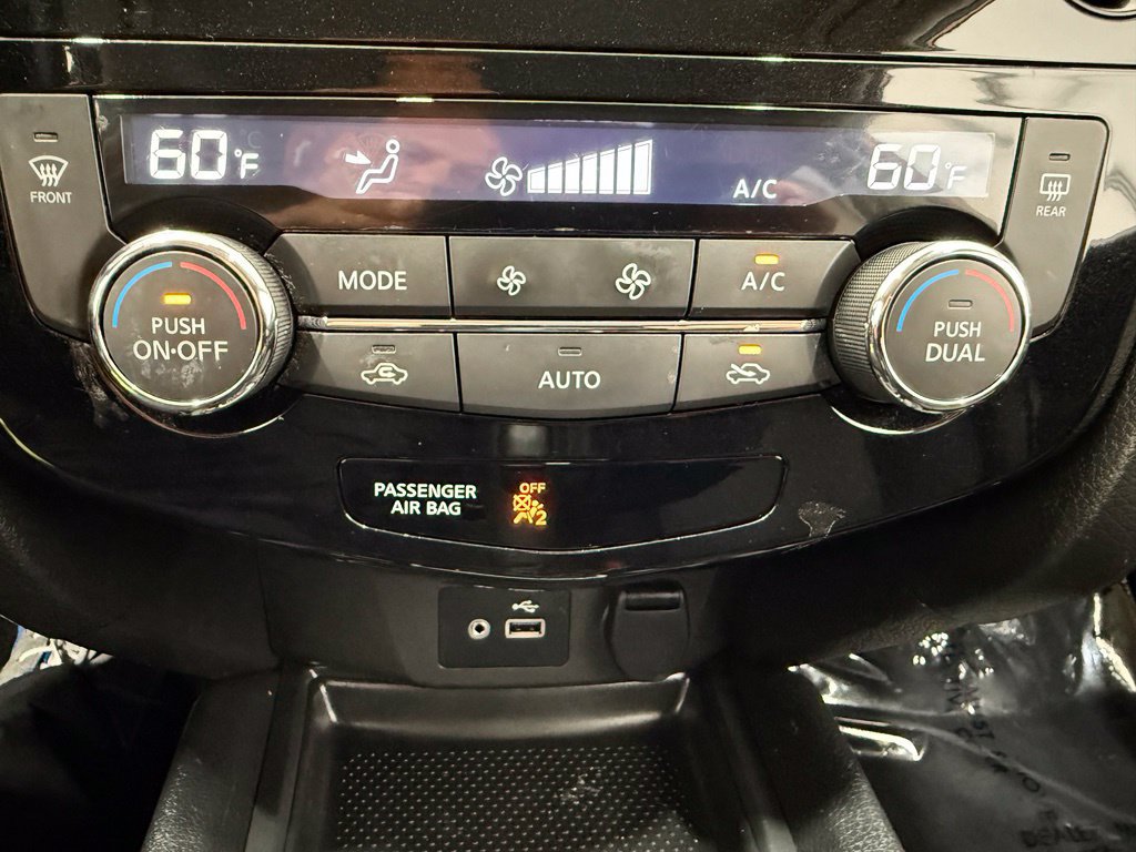 Used 2020 Nissan Rogue SV FWD image 35