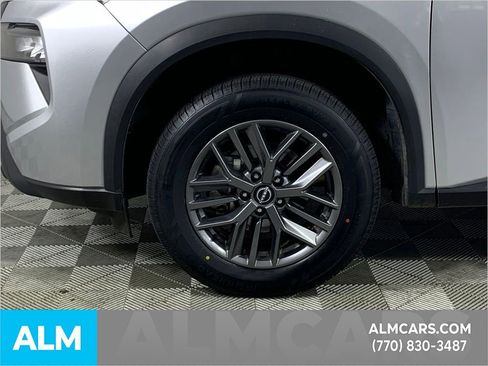 Used 2024 Nissan Rogue S image 17