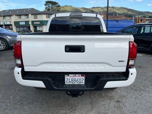 Used 2019 Toyota Tacoma TRD Off-Road w/ TRD Premium Off Road Package image 4