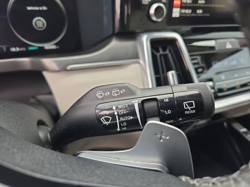 Certified 2023 Kia Sorento SX image 25