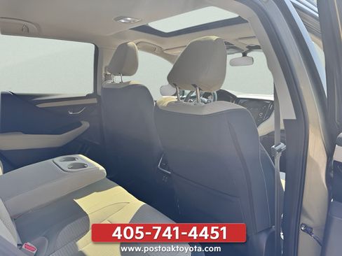 Used 2024 Subaru Outback Premium AWD/4WD image 24