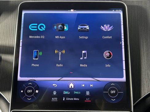 Used 2023 Mercedes-Benz EQE 500 4MATIC Sedan image 20