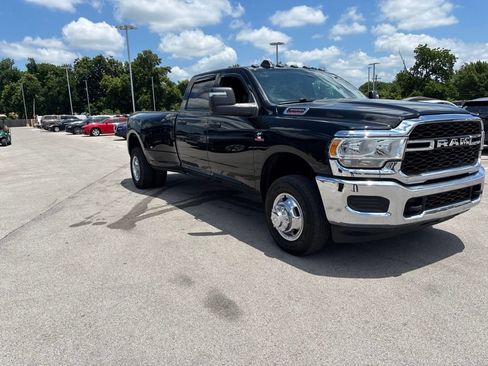 Used 2024 RAM 3500 Tradesman w/ Chrome Appearance Group AWD/4WD image 2