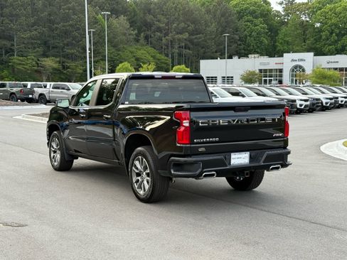 Used 2021 Chevrolet Silverado 1500 RST w/ LPO, Blackout Package AWD/4WD image 3