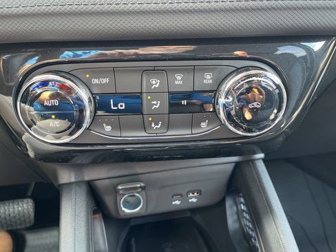 Used 2026 Chevrolet TrailBlazer LT w/ Convenience Package AWD/4WD image 40