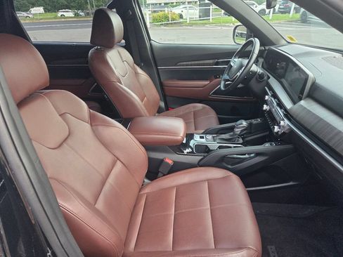 Used 2024 Kia Telluride EX w/ EX Captain's Chair Package AWD/4WD image 27