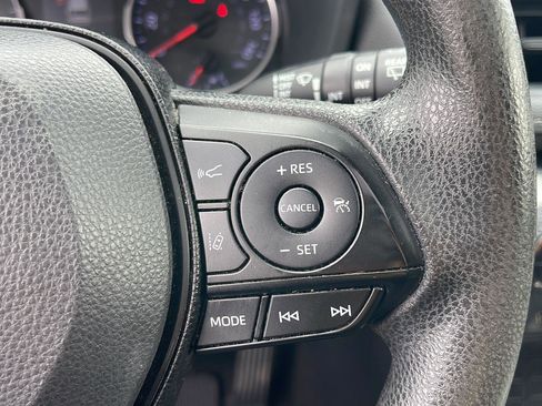 Used 2019 Toyota RAV4 XLE FWD image 16
