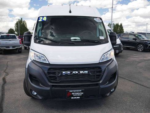 Used 2024 RAM ProMaster 2500 w/ Convenience Group FWD image 3