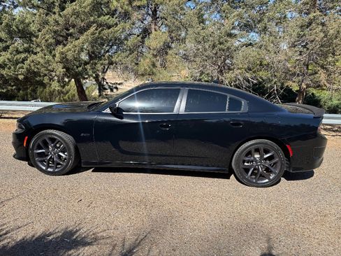 Used 2023 Dodge Charger R/T w/ Blacktop Package RWD image 9