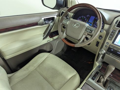 Used 2012 Lexus GX 460 w/ Comfort Plus Pkg image 9