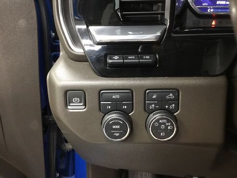 Used 2023 Chevrolet Silverado 1500 LTZ w/ Technology Package AWD/4WD image 15