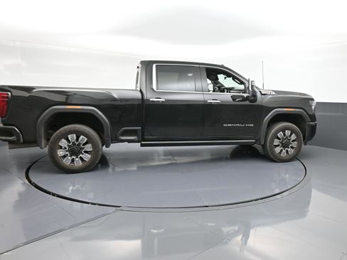 Used 2024 GMC Sierra 2500 Denali w/ Denali Reserve Package image 9