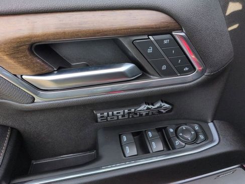 Used 2024 Chevrolet Silverado 1500 High Country w/ Technology Package image 24