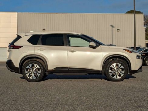 Certified 2023 Nissan Rogue SV image 3