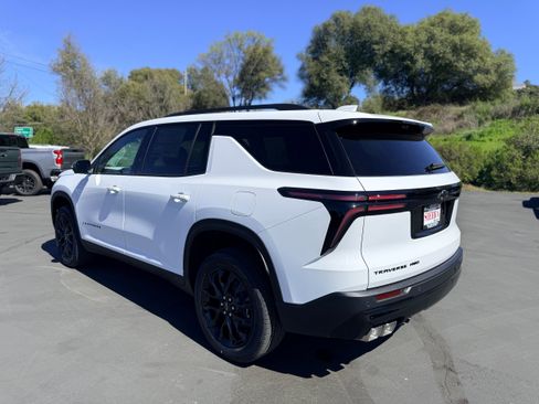 New 2026 Chevrolet Traverse LT w/ Midnight/Sport Edition image 6