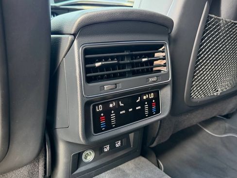 Used 2019 Audi Q8 Premium Plus w/ Premium Plus AWD/4WD image 12