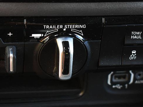 Used 2022 RAM 1500 Big Horn AWD/4WD image 23