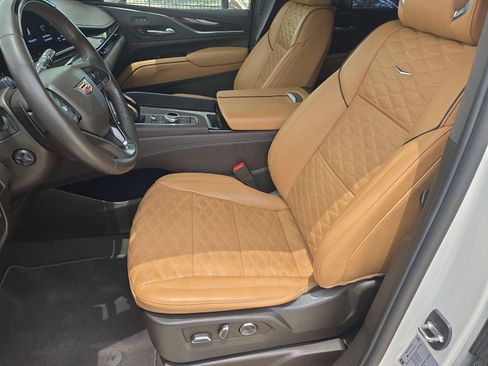 Used 2024 Cadillac Escalade ESV Sport w/ Touring Package AWD/4WD image 28