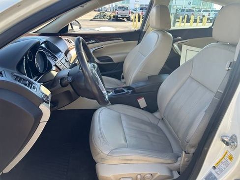 Used 2013 Buick Regal Premium FWD image 21