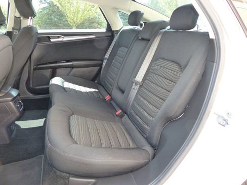 Used 2016 Ford Fusion SE FWD image 30