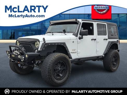 Used 2017 Jeep Wrangler Unlimited Sahara image 1