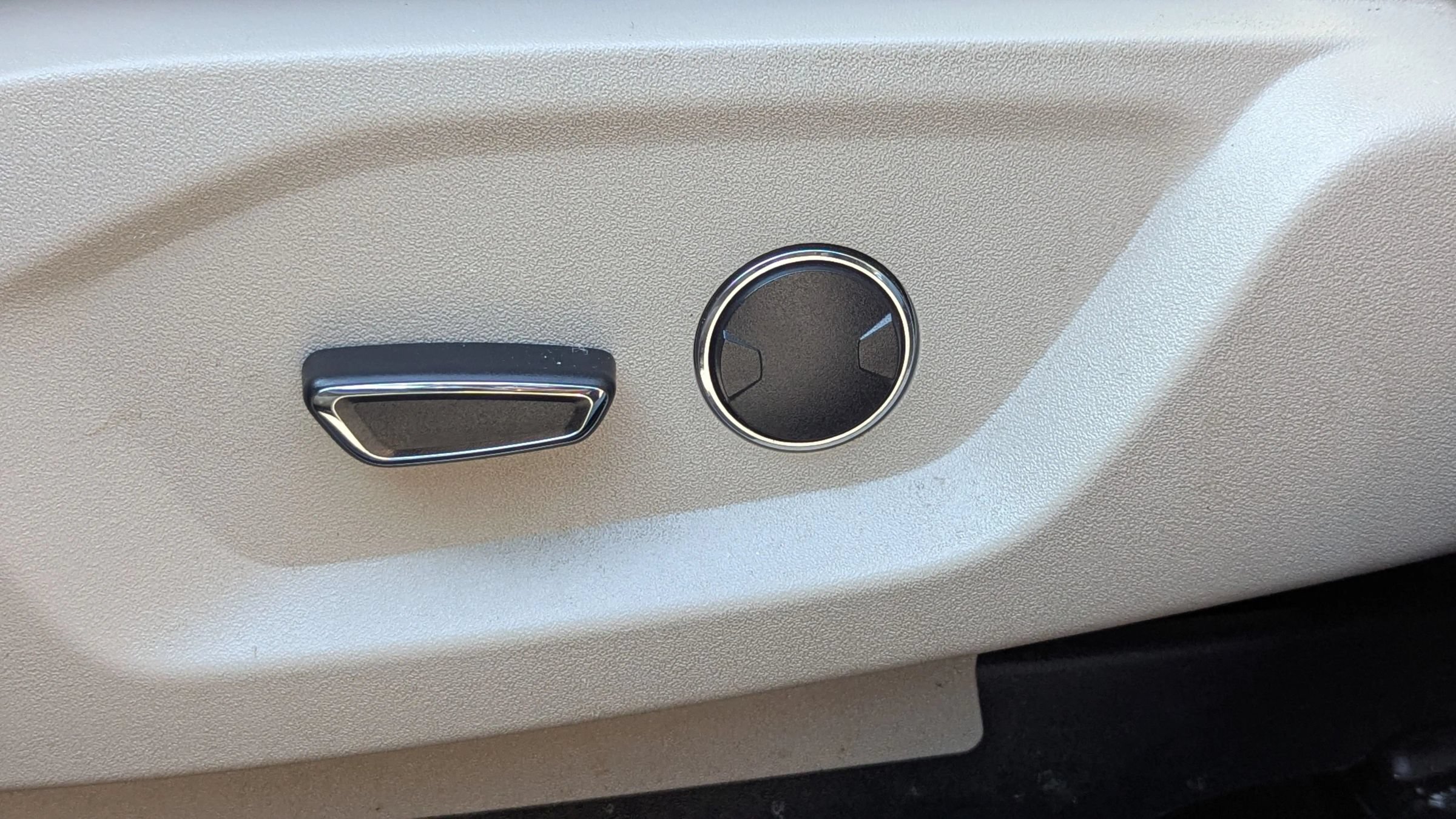 Used 2018 Ford Explorer FWD image 19